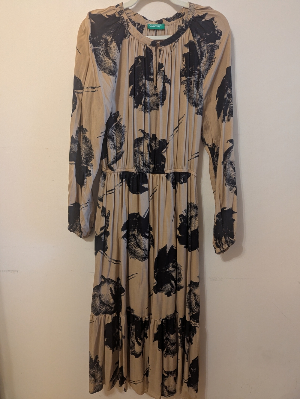United Colors Of Benetton Beige Maxi Dress with Black Abstract Print